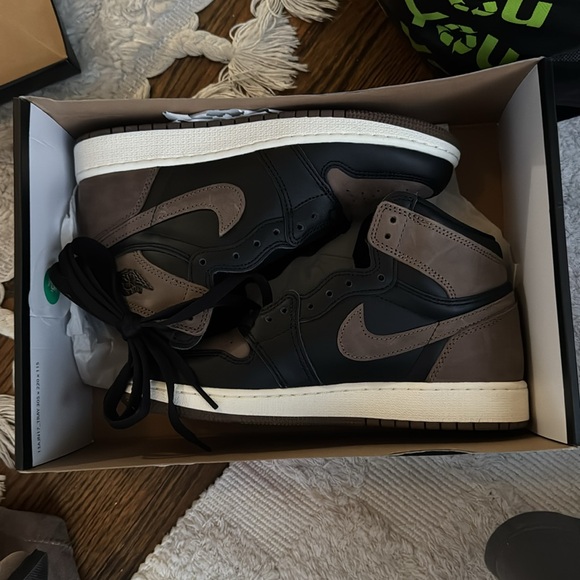 BRAND NEW JORDANS - Picture 4 of 4